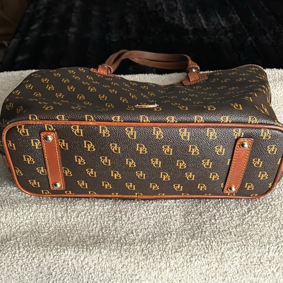 Purse - Picture 2 of 7